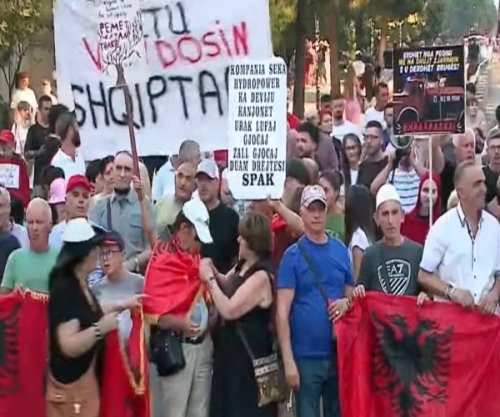 Protesta në Tiranë, qytetarët në ditën e 74-të të protestës
