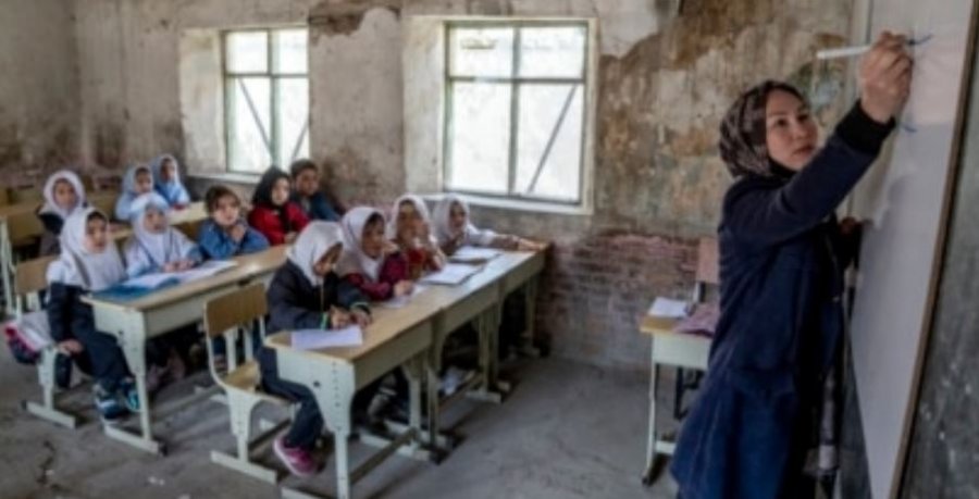 UNESCO: 2,4 milionë vajza afgane të përjashtuara nga shkollimi i mesëm
