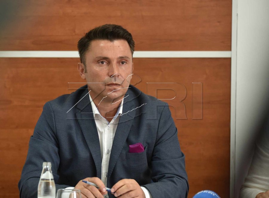 Adnan Rrustemi mohon lidhjet familjare me Skender Llugiqin