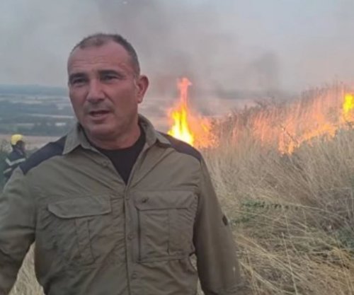 Zjarri pranë Loznanit në rajonin e Manastirit është afruar pranë shtëpive