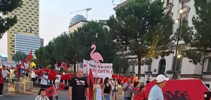 Dita e 77-të, nuk ndalet protesta në Tiranë