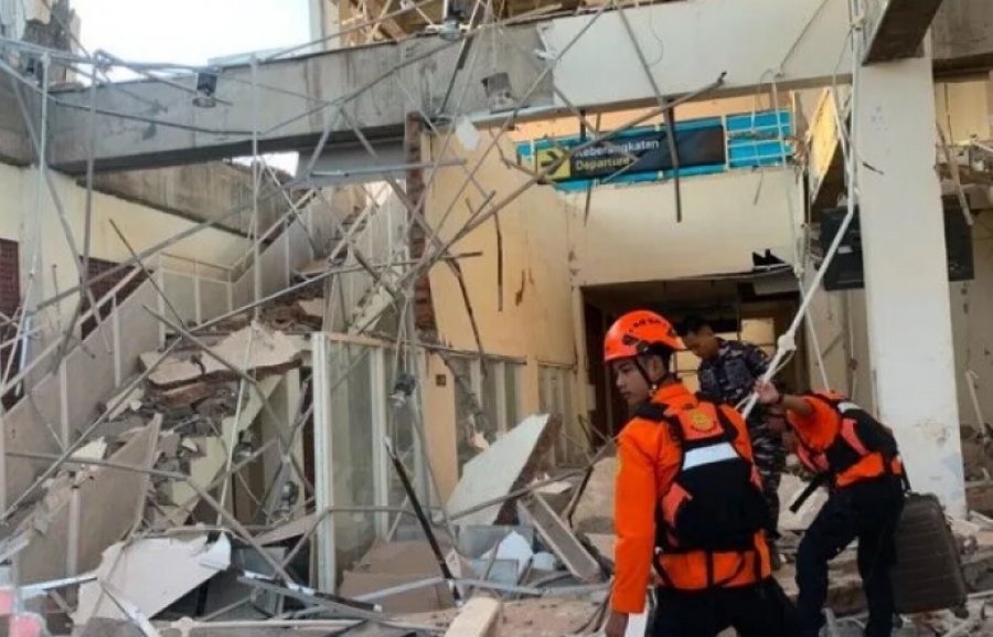 Tërmeti i fuqishëm 7.7 në Indonezi ka shkaktuar të paktën 38 viktima