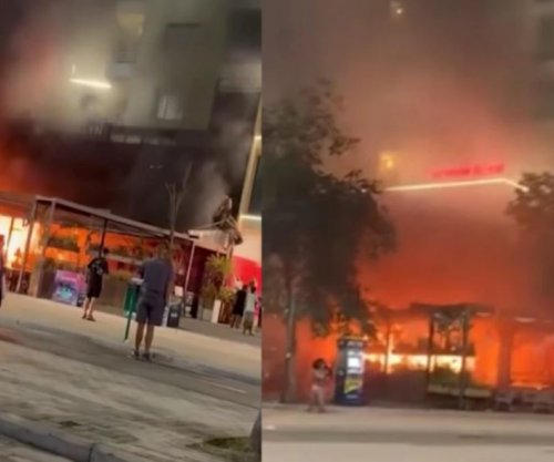 Dalin pamjet e zjarrit në hotelin në Vlorë, pushuesit hidhen nga ballkoni për të shpëtuar