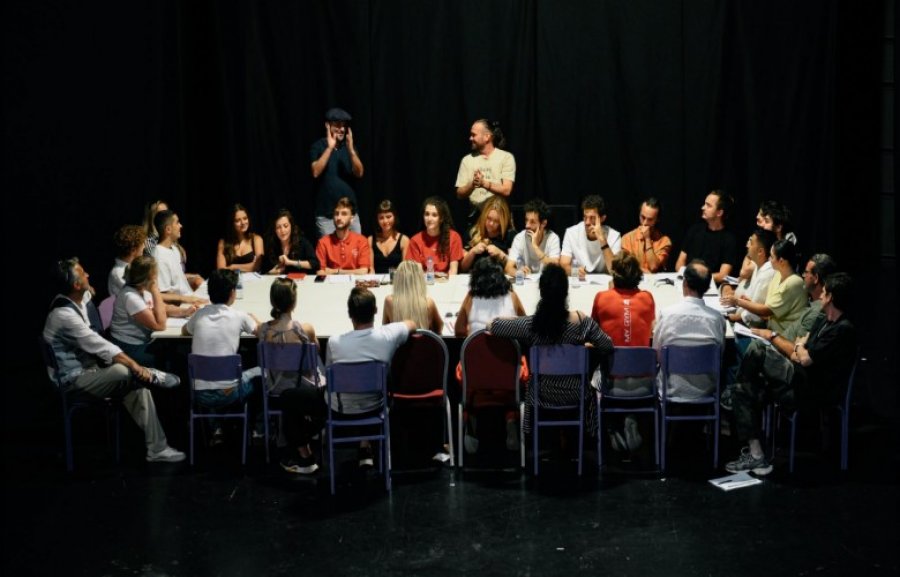 “Romeo dhe Xhulieta” hap sezonin e ri në Teatrin Kombëtar të Kosovës