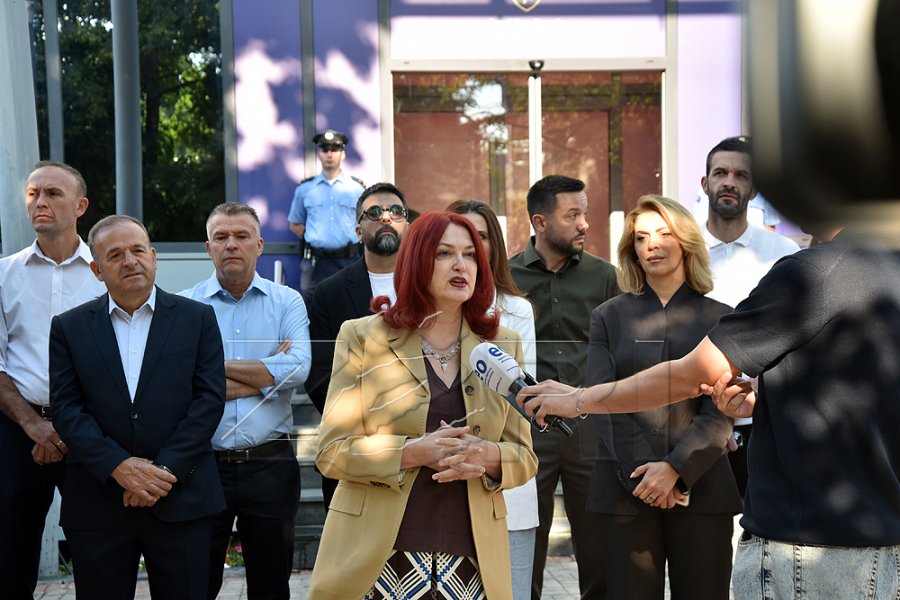 PDK-ja para Qeverisë: Kurti s’mund të jetë mbi shtetin dhe mbi Kushtetutën e Kosovës