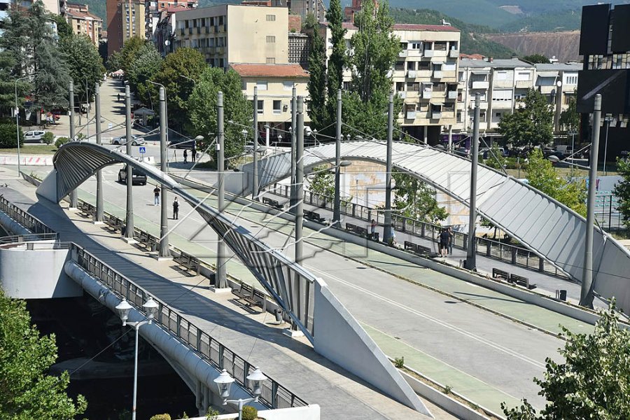 Gecaj: Kushtet për hapjen e urës së Ibrit janë pjekur, por rreziqet ende nuk janë eliminuar