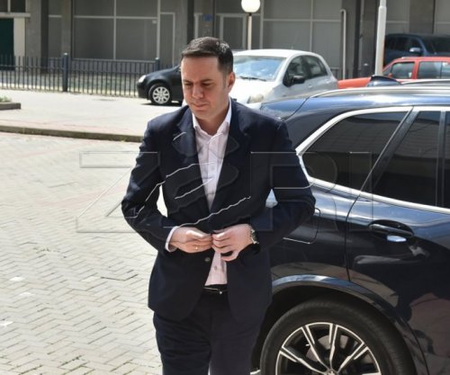 Abdixhiku, Osmani e Haziri mbërrijnë në Kuvend për takim me Kurtin