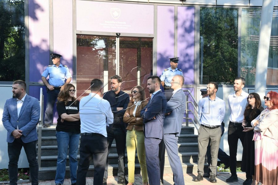 PDK-ja bllokon edhe sot hyrjen e Qeverisë, i bashkohen edhe të rinjtë e saj