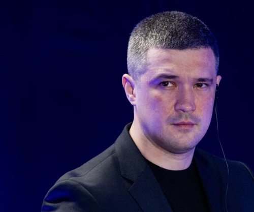 Ish-ministri i shkarkuar ukrainas i Mbrojtjes bën thirrje për zgjedhje presidenciale në mes të luftës