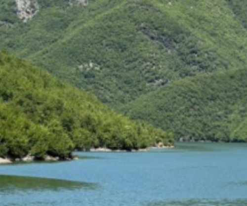 Përplasen dy mjete lundruese pranë Lumit të Shalës, lëndohen disa persona