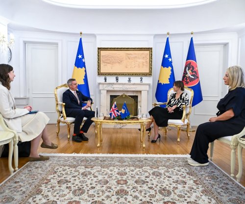 Ngërçi institucional, Haxhiu diskuton me ambasadorin britanik