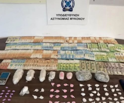 Shpërndanin drogë në Mykonos, arrestohen dy shqiptarë dhe u sekuestrohen 65 mijë euro