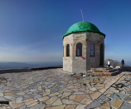 Festa e Kulmakut, mijëra besimtarë bektashinj i bashkohen pelegrinazhit në malin e Tomorit