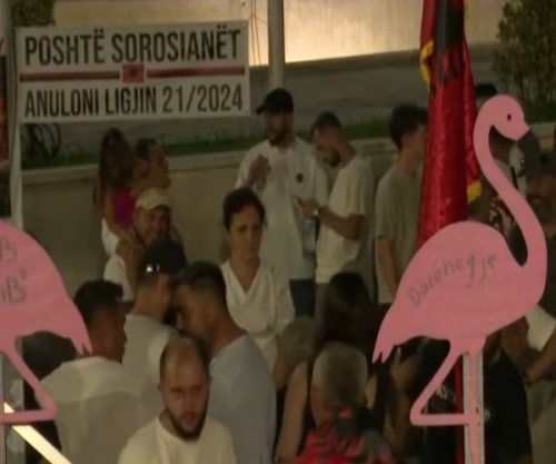 Protesta në Tiranë në ditën e 83-të