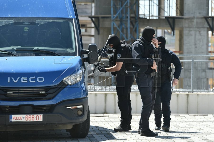 Tre të arrestuar për trafikim me narkotikë, në Pejë e Ferizaj u sekuestruan mbi 16 kg drogë