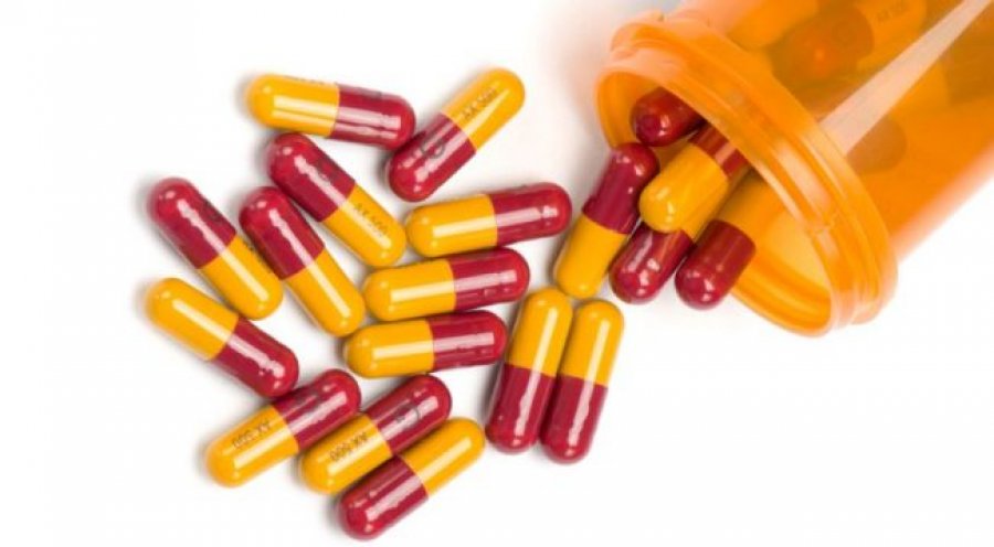 Ja çfarë duhet të hamë dhe pimë kur marrim antibiotikë