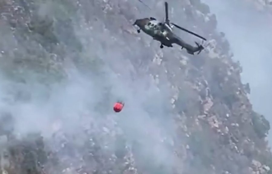 Në Shqipëri ndërhyjnë me helikopter në vatrat e zjarrit në Vajkal të Bulqizës
