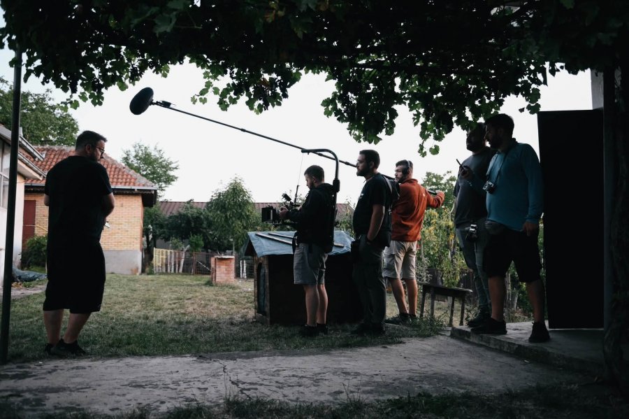 Fillojnë xhirimet e filmit “Deltar” që rrëfen për braktisjen