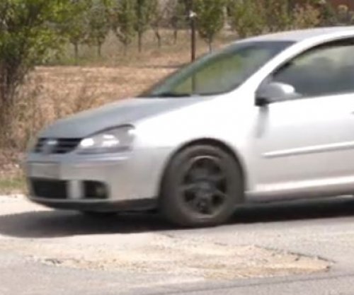 Rruga e dëmtuar prej tre muajsh, ankohen banorët e Shajkovcit