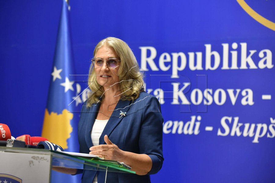 Haxhiu kritikon Qeverinë për vonesën e subvencionimit të teksteve shkollore