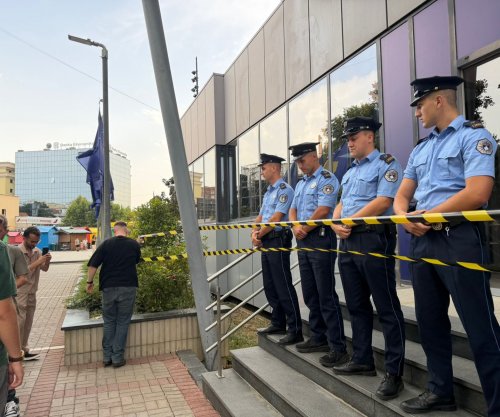 Rinia e PDK-së rrethon Qeverinë me shirit: Albin Kurti po e rrezikon demokracinë dhe shtetin