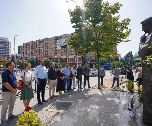 Prishtina nderon Bob Dole për kontributin ndaj Kosovës
