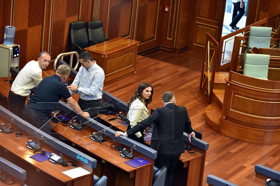 PDK-ja i drejtohet Deharit, kërkon seancë sot nga ora 11:00