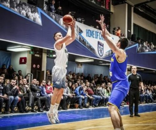 Edmond Azemi i rikthehet basketbollit, legjenda vishet prapë bardhekaltër