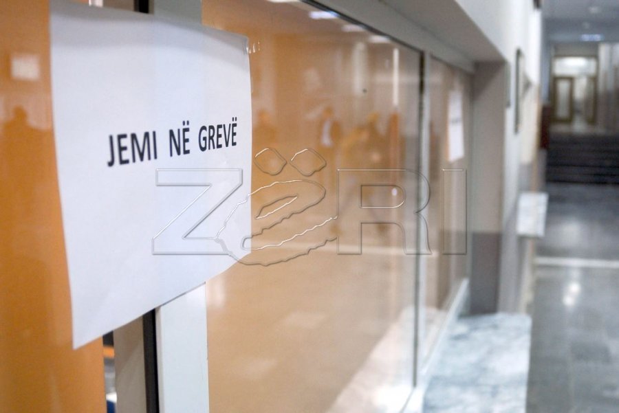 Punëtorët teknikë të shkollave në Prishtinë, në grevë nga 1 shtatori