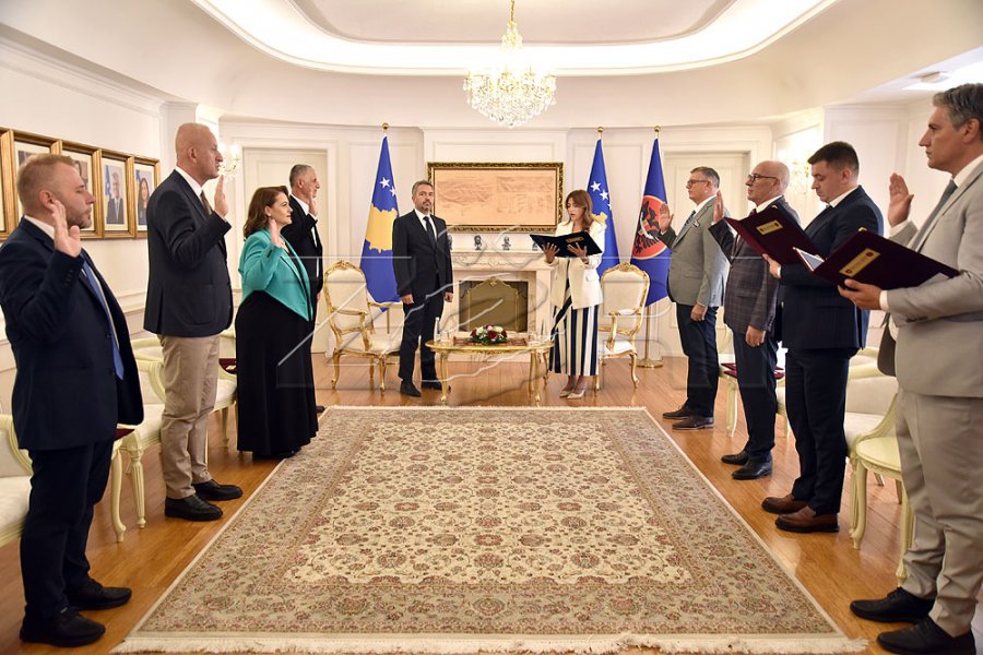 Betohen anëtarët e rinj të KQZ-së