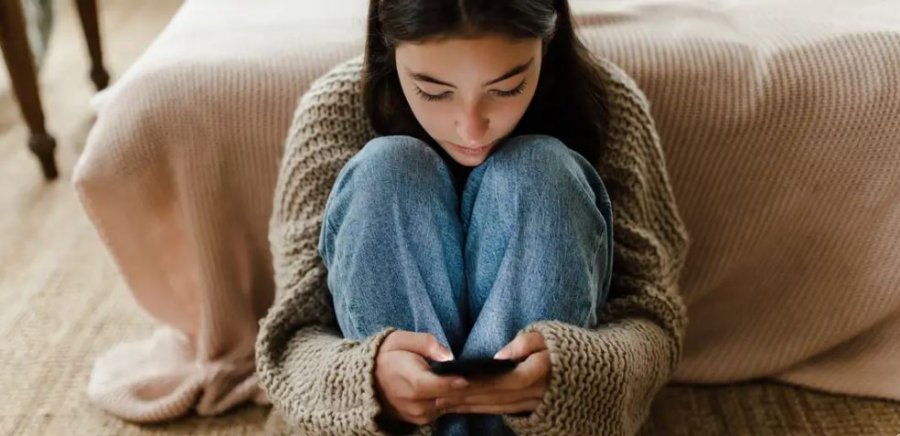 Vështirësia për të rregulluar mediat sociale