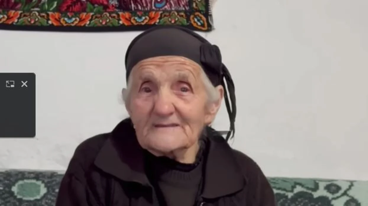 Historia e Axhire Memellit, 94-vjeçarja nga Devolli që sfidon moshën dhe vetminë me punë