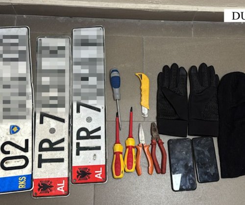 Arrestohet në flagrancë kosovari në Durrës, vidhte targa të veturave