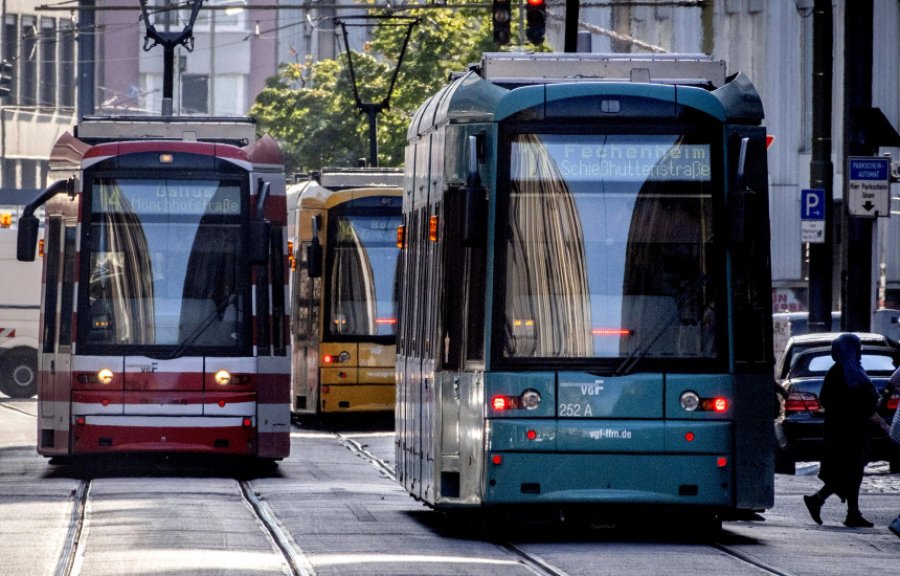 Paralizohet Gjermania, dhjetëra mijëra punonjës të transportit publik hyjnë në grevë