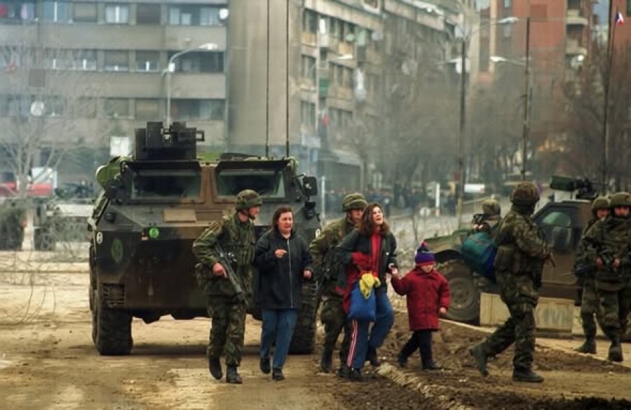 Kurti përkujton 26-vjetorin e spastrimit etnik në Mitrovicë: Drejtësia ende e paplotë për krimet e shkurtit 2000