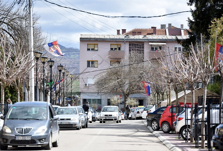 Durmishi njofton mbështetje shtetërore për transportin publik në komunat e veriut