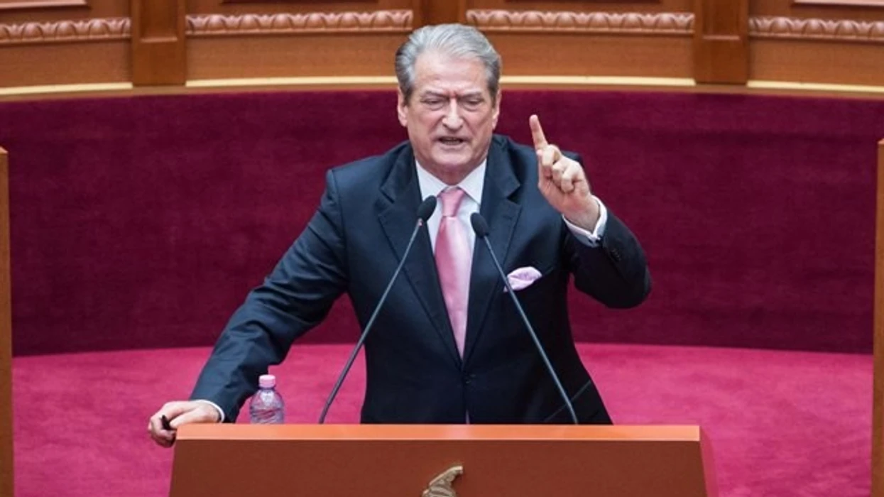 Berisha mazhorancës në Kuvend: Jeni e keqja radikale, ju mbroni Ramën, por ai do ju marrë me vete