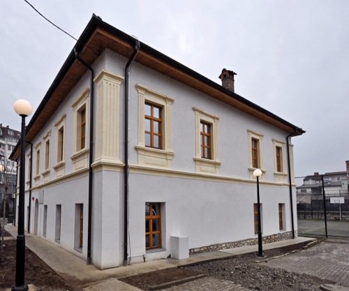 Përfundon restaurimi i shkollës së vjetër ish-Mejtepi Ruzhdije në Gjakovë