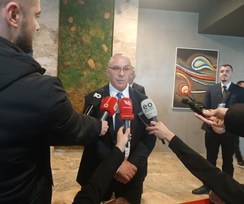 Agim Ademi refuzon pyetjet e gazetarëve, pas rizgjedhjes kryetar i FFK-së 