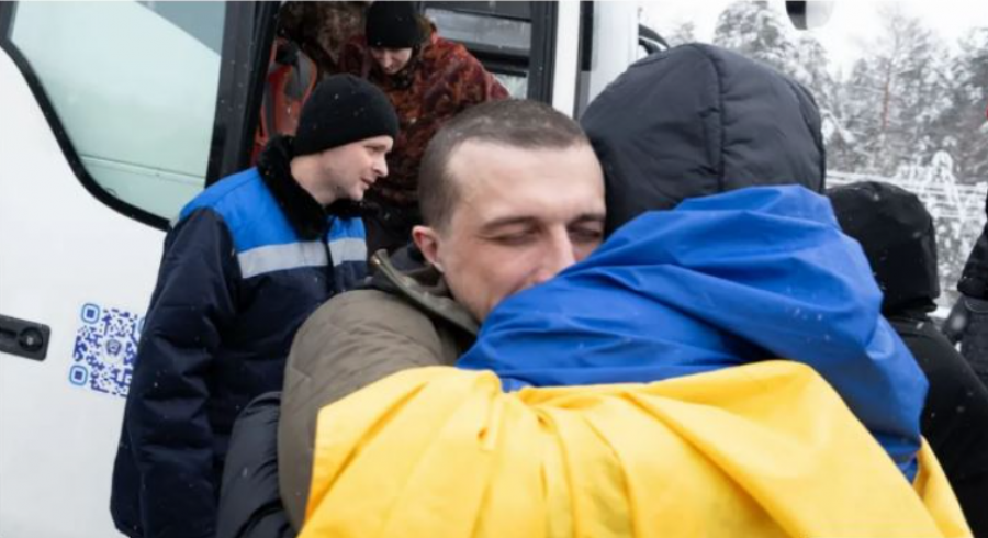 Rusia dhe Ukraina shkëmbejnë të burgosur, bisedimet e paqes përfundojnë pa përparim