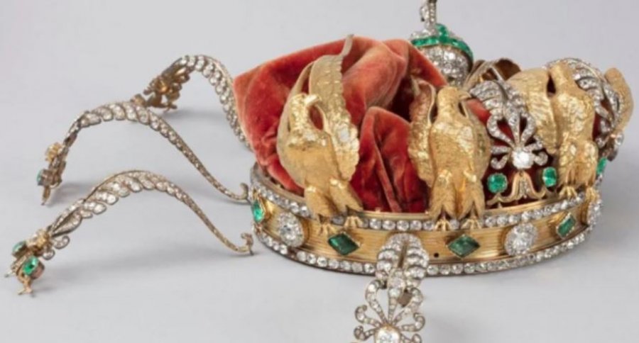 Vjedhja spektakolare në Luvër, gjendet kurora e mbretëreshës