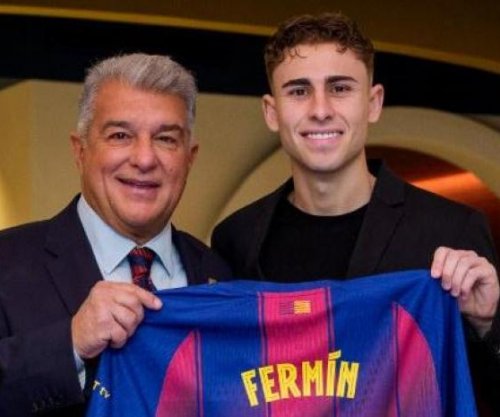 Zyrtare: Fermin Lopez rinovon kontratën me Barcelonën 