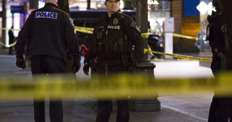 Arrestohet 15-vjeçari në Uells, tenton të vrasë me armë mësuesin e tij