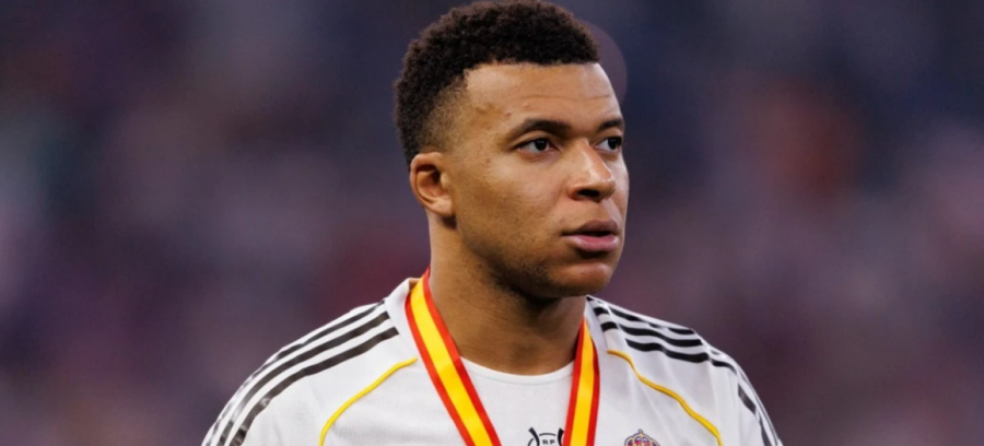 PSG në telashe të mëdha shkaku i Mbappes - ylli francez u ka dërguar përmbaruesin