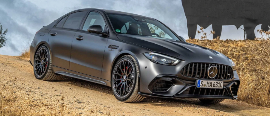 Mercedes-AMG i jep fund C63 me katër cilindra