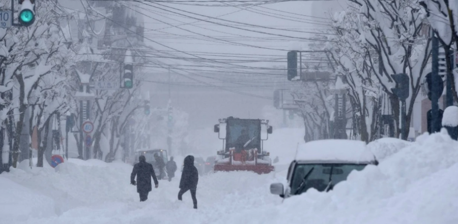 Reshje të dendura dëbore në Japoni, të paktën 45 të vdekur