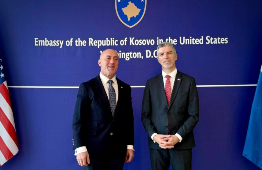 Dugolli pret Haradinajn, Rexhepin dhe Kamberin në Ambasadën e Kosovës në SHBA