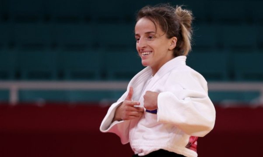 Distria Krasniqi kalon në finale të Grand Slamit të Parisit, siguron medalje