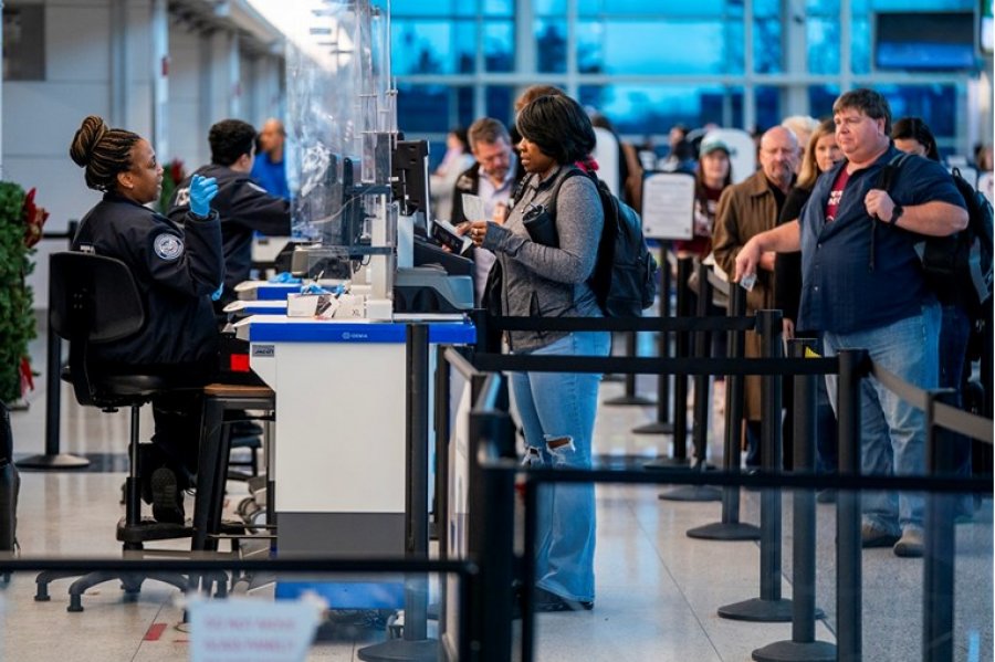 Amerika planifikon të shtrëngojë kushtet për hyrjen e turistëve