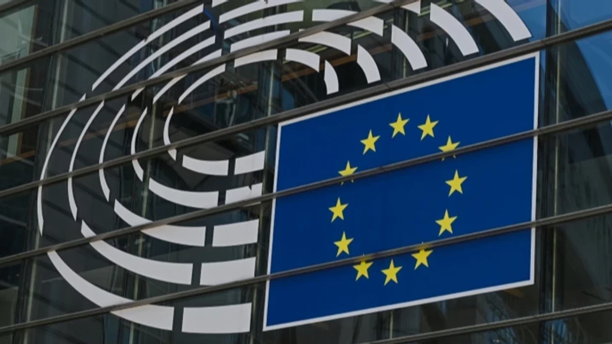 Parlamenti Evropian miraton një kredi prej 90 miliardë eurosh për Ukrainën